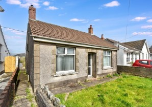 Property for Auction in London - 13 Twyniago, Pontarddulais, Swansea, West Glamorgan, SA4 8HX