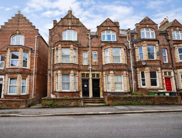 Property for Auction in South West - Flat 1, 37 Haldon Road, Exeter, Devon EX4 4DZ