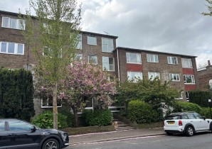 Property for Auction in Sussex & Hampshire - Flat 18, Worcester Court 23 Windlesham Road, Brighton, East Sussex, BN1 3AQ