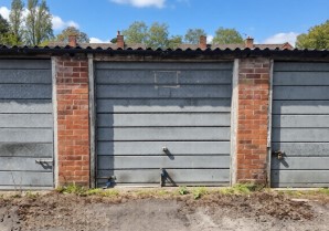 Property for Auction in London - Garage 33, Hartshill Road, Tadley, Hampshire, RG26 4DE