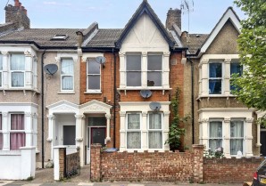 Property for Auction in London - 31B Inman Road, Harlesden, London, NW10 9JU