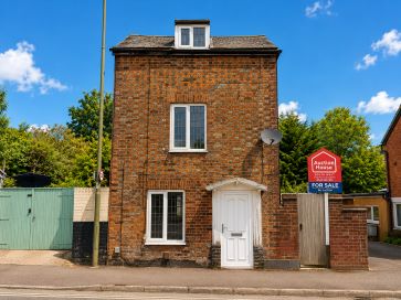 Property for Auction in South West - 51 Wallingford Street, Wantage, Oxfordshire OX12 8AU