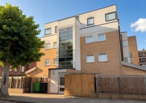 Property for Auction in London - Flat 7 Island House, 47-51 Portland Avenue, Stamford Hill, London, N16 6HD