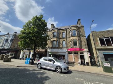 Property for Auction in Manchester - Flat B, 93 Spring Gardens, Buxton, Derbyshire, SK17 6BP
