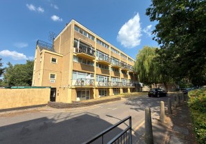Property for Auction in London - Flat 9 Mace House, The Drive, Walthamstow, London, E17 3DE