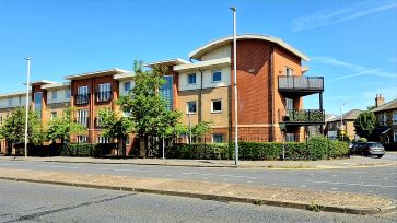 Property for Auction in Bedfordshire and Buckinghamshire - Flat 45, Connaught Heights, Uxbridge Road, Uxbridge, London UB10 0NT