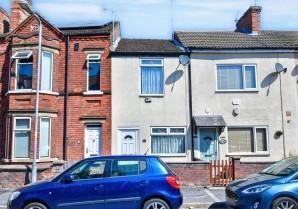 Property for Auction in London - 44 Tooley Street, Gainsborough, Lincolnshire, DN21 2AN