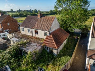 Property for Auction in Lincolnshire - 78 Doncaster Road, Westwoodside, Doncaster DN9 2EE