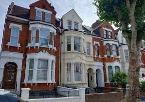 Property for Auction in London - 20B Callcott Road, Brondesbury, London, NW6 7EA