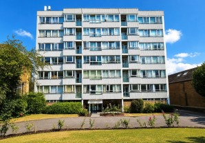 Property for Auction in London - Flat 12 Hedley Court, Putney Hill, London, SW15 3NS