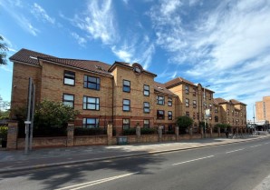 Property for Auction in London - Flat 41 Latchingdon Court, 26 Forest Road, Walthamstow, London, E17 6JT