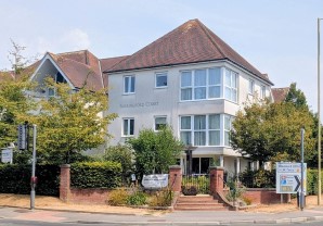 Property for Auction in London - 18 Farringford Court, 1 Avenue Road, Lymington, Hampshire, SO41 9PA