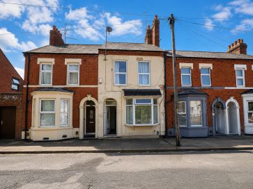 Property for Auction in Northamptonshire - 88 Balmoral Road, Northampton, Northamptonshire NN2 6JZ