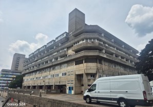 Property for Auction in Sussex & Hampshire - Flat 177 Wyndham Court, Commercial Road, Southampton, Hampshire, SO15 1GU