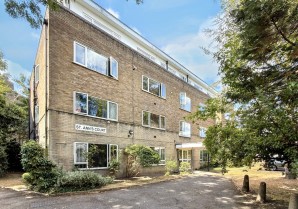 Property for Auction in London - 9 St Anns Court, 9 Sunningfields Road, Hendon, London, NW4 4QY