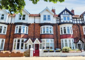 Property for Auction in London - Flat 3, 55 West Avenue, Filey, North Yorkshire, YO14 9AX