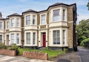 Property for Auction in London - 4 Cheshunt House, 10-12 Sunny Gardens Road, Hendon, London, NW4 1RX