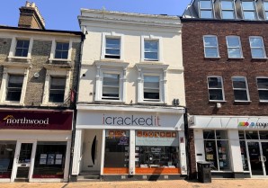 Property for Auction in London - Flat 1, 23A Queen Street, Maidenhead, Berkshire, SL6 1NB