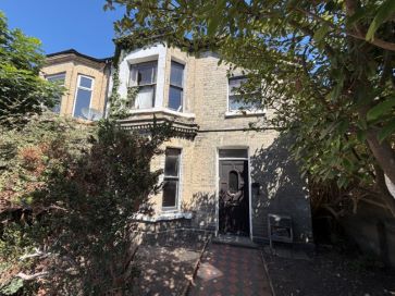 Property for Auction in East Anglia - 6 Grosvenor Road, Lowestoft, Suffolk NR33 0BW