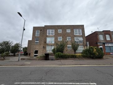 Property for Auction in East Anglia - Flat 8, Russell Court, Beach Station Road, Felixstowe, Suffolk IP11 2DR