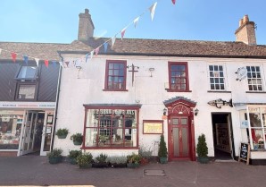 Property for Auction in London - 6B High Street, Hythe, Southampton, Hampshire, SO45 6AG