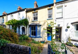 Property for Auction in London - 31 Collett Road, Hemel Hempstead, Hertfordshire, HP1 1HY