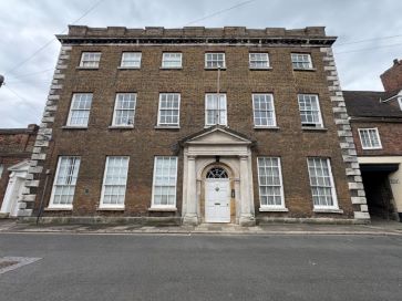 Property for Auction in East Anglia - 9 Lath Mansion, 15 Nelson Street, King's Lynn, Norfolk PE30 5DY