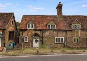 Property for Auction in London - 15 Leighton Buzzard Road, Water End, Hemel Hempstead, Hertfordshire, HP1 3BH