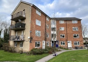 Property for Auction in London - 16 Hunters Hill, Burghfield Common, Reading, Berkshire, RG7 3HL