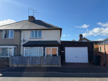 Property for Auction in Chesterfield & North Derbyshire - 25 Broadleys, Clay Cross, Chesterfield, Derbyshire S45 9JN