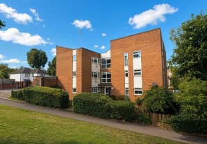 Property for Auction in London - 12 Kempton Close, Erith, Kent, DA8 3SR