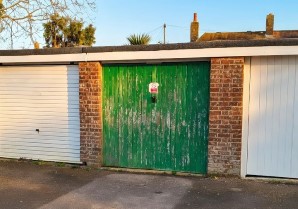 Property for Auction in London - Garage at 25 Elm Tree Close, Selsey, Chichester, West Sussex, PO20 0SQ