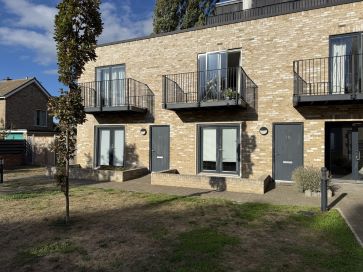 Property for Auction in East Anglia - Flat 14, Lovell Lodge, 365 Milton Road, Cambridge, Cambridgeshire CB4 1SR