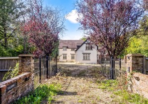 Property for Auction in Sussex & Hampshire - Yalding, Balcombe Road, Horley, RH6 9SW