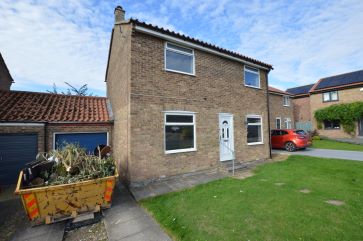 Property for Auction in North Yorkshire, Tees Valley, and extending into County Durham - 7 Garth Meadow, Catterick, Richmond, County Durham DL10 7RT