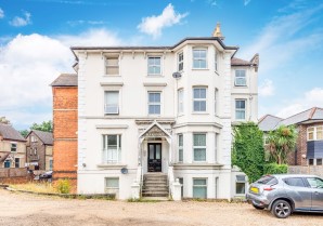 Property for Auction in London - Flat 1 Harcourt Mansions, Penge Road, South Norwood, London, SE20 8SU