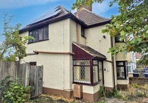 Property for Auction in London - 5 The Circle, Tilbury, Essex, RM18 7RS