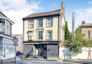 Property for Auction in London - 4A Penryn Street, Redruth, Cornwall, TR15 2SP