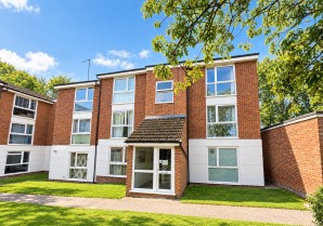 Property for Auction in London - 16 Lakeside Place, London Colney, St. Albans, Hertfordshire, AL2 1PZ