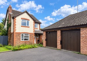 Property for Auction in London - 17 Cotswold Close, Eastbourne, East Sussex, BN23 8HH