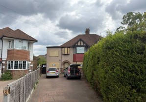 Property for Auction in London - 121 Glebe Gardens, New Malden, Surrey, KT3 5RX
