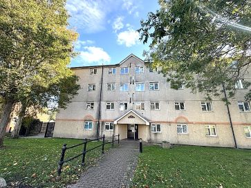 Property for Auction in East Anglia - Flat 11, Lynton Court, Norfolk Way, Bishop's Stortford, Hertfordshire CM23 3PY