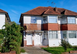 Property for Auction in London - 123 Everton Drive, Stanmore, Middlesex, HA7 1EB